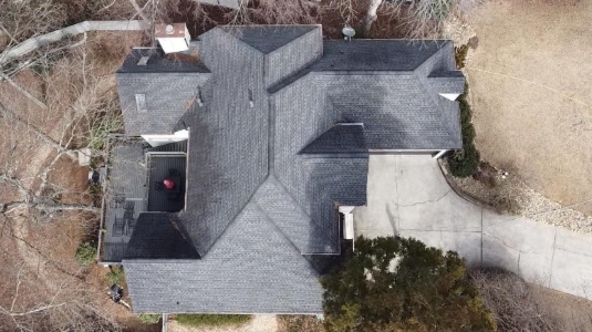 Is It Time for a Roof Cleaning? 5 Signs Homeowners Should Know