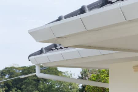 The Top 5 Reasons to Choose Professional Gutter Cleaning Over DIY Solutions